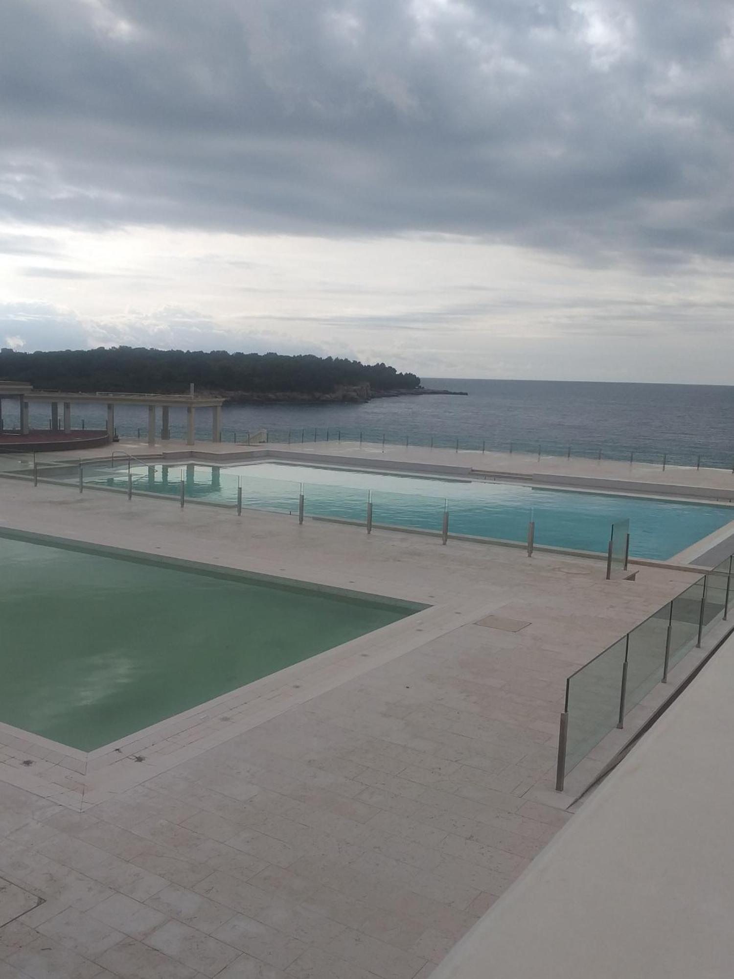 Apartment Balcony And Parking, 1Min To Shop, Near Beach