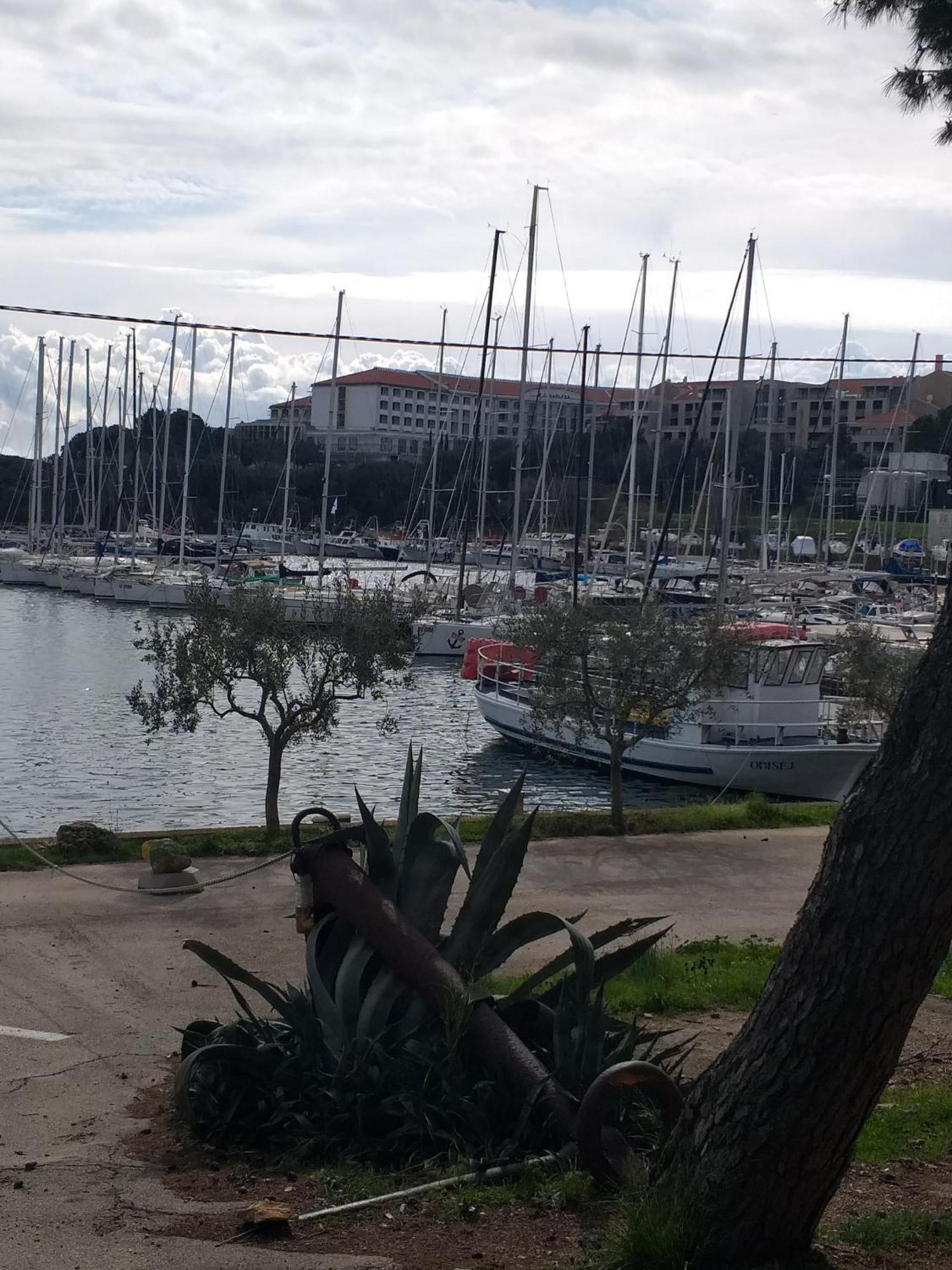 Apartment Balcony And Parking, 1Min To Shop, Near Beach Pula