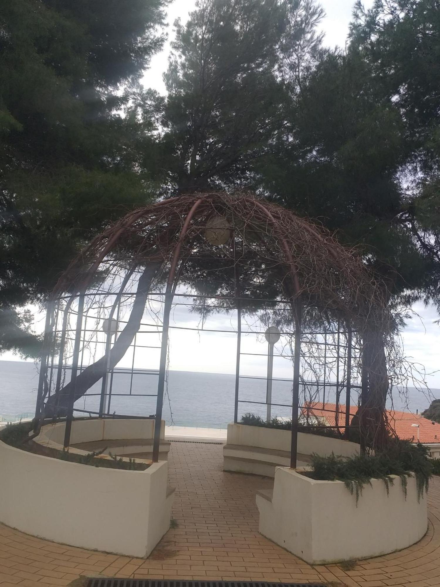 Balcony And Parking, 1Min To Shop, Near Beach *