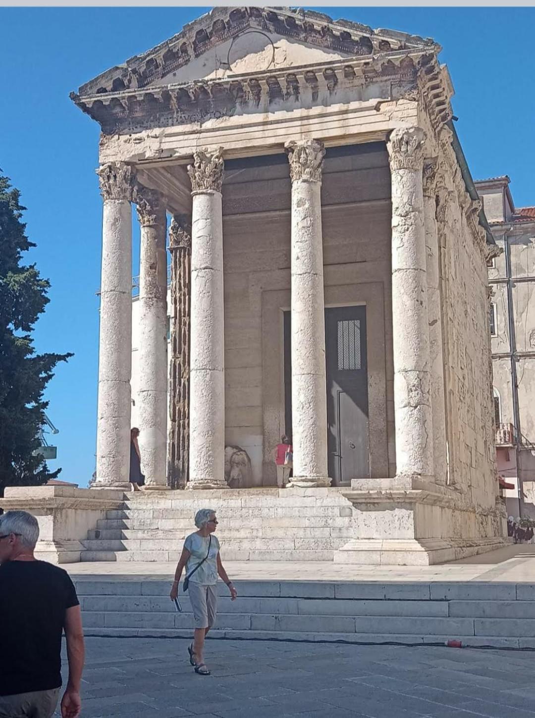 Balcony And Parking, 1Min To Shop, Near Beach Apartment Pula