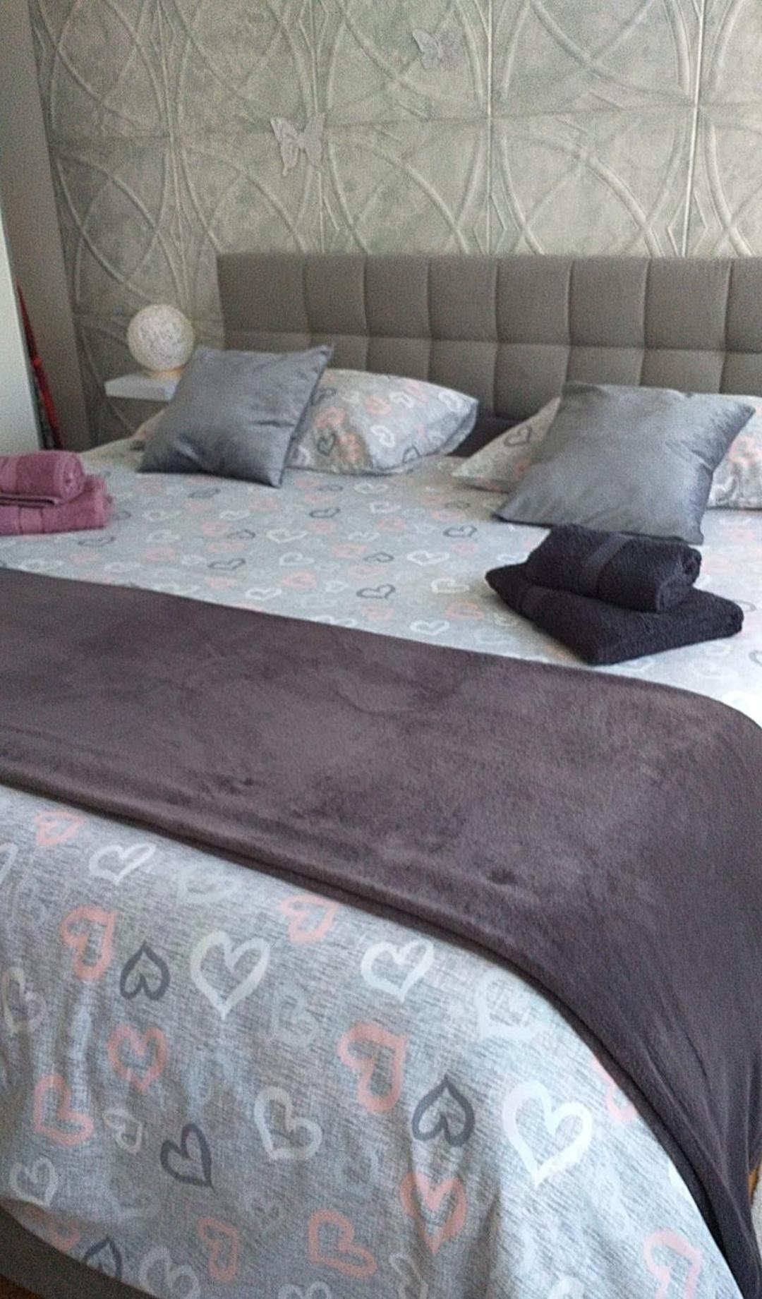 Balcony And Parking, 1Min To Shop, Near Beach Apartment *