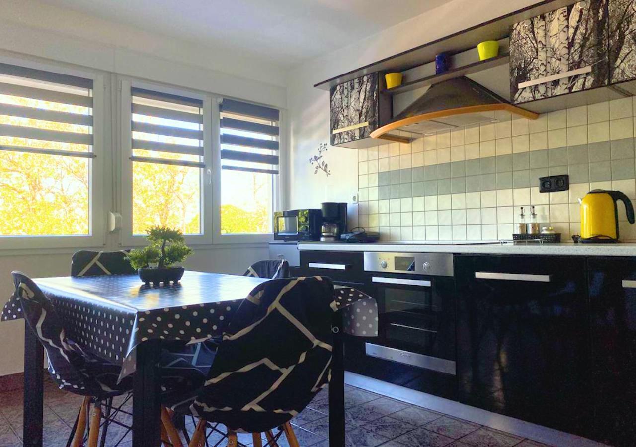 Balcony And Parking, 1min To Shop, Near Appartamento