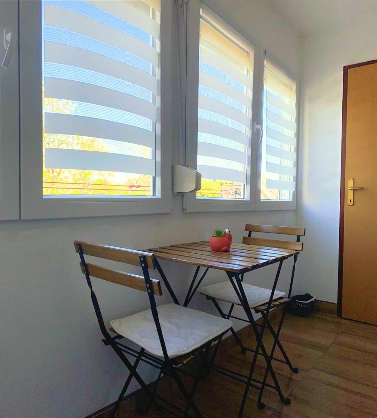Balcony And Parking, 1min To Shop, Near * Pola